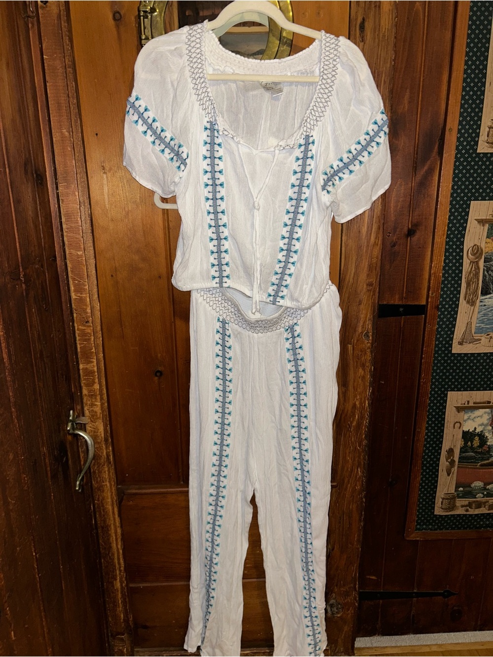 Japna White Two-Piece Resortwear with Teal Embroidery